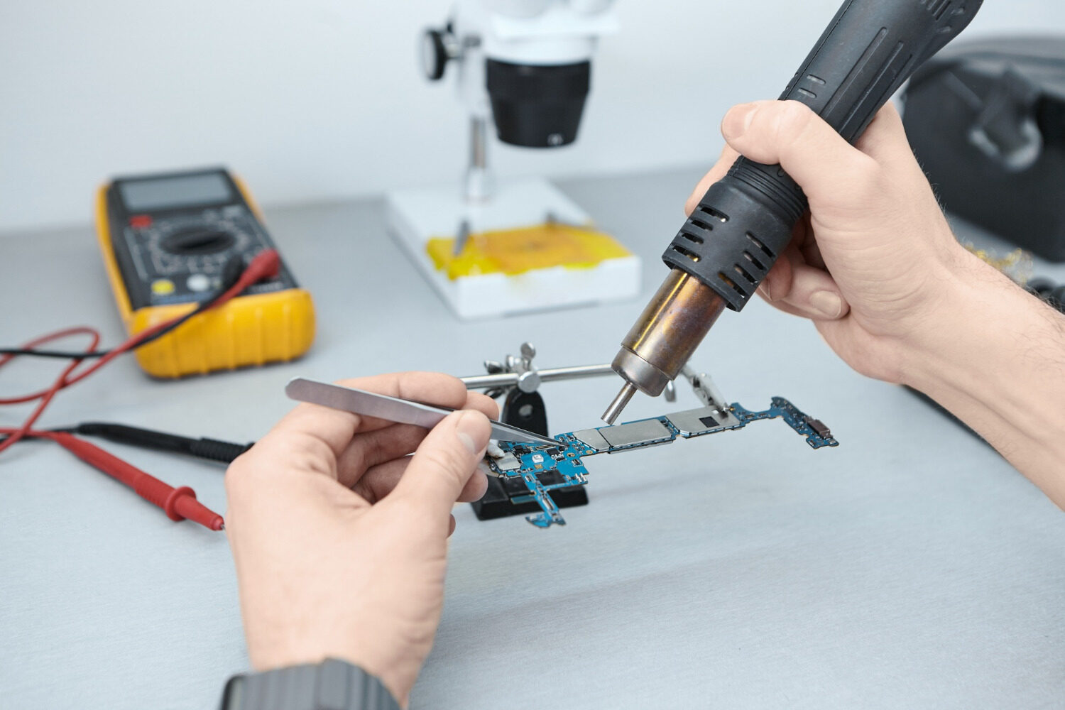 Common Smartphone Motherboard Issues Explained (Repair Guide 2026)