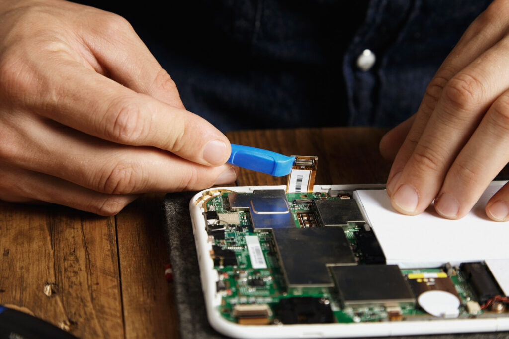 Step-by-Step Guide to Fix Water Damaged Smartphones