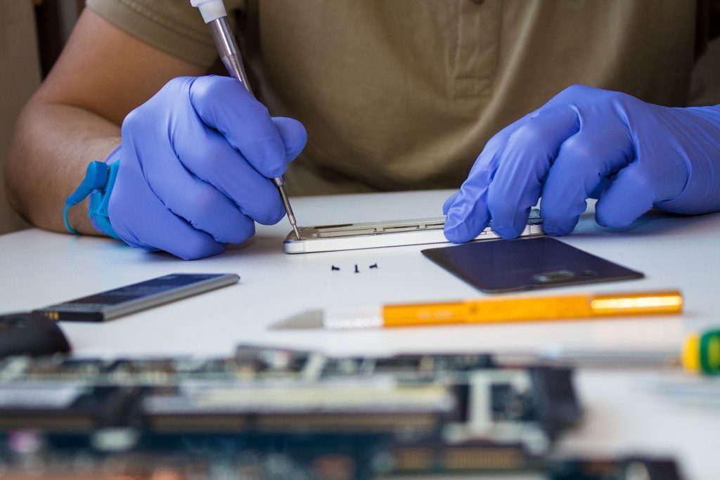 10 Signs Your Phone Needs Professional Repair
